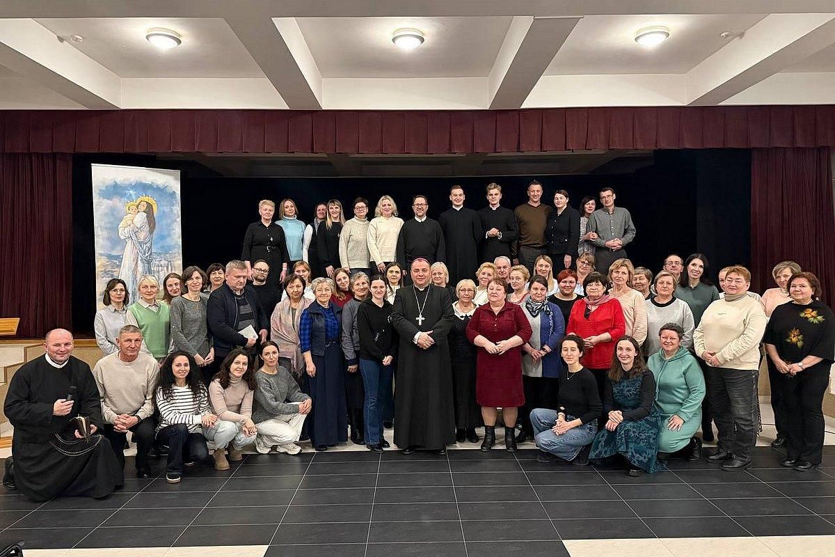 У Гродне прайшла сустрэча ўдзельнікаў курса “Вучань Хрыста” з біскупам Уладзімірам Гуляем